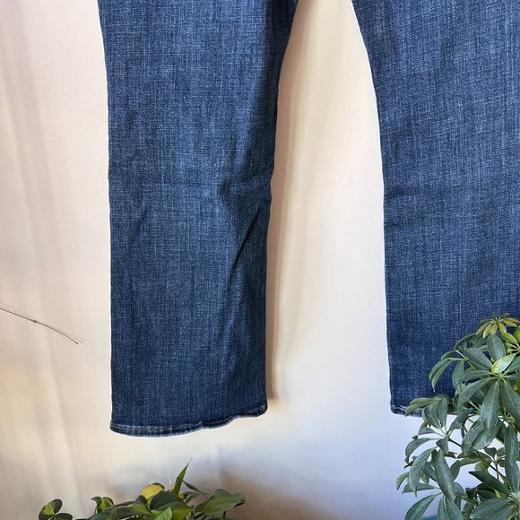 Gently Worn, but Lovingly Cared For, Women's Levi's Classic Bootcut Jeans - Picture 11 of 15